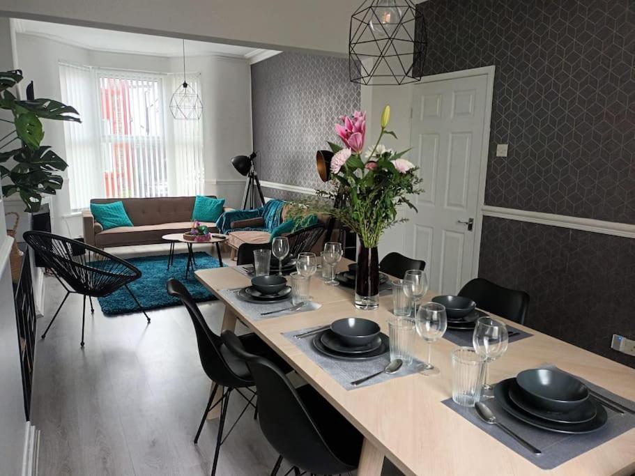 Antonio Str Liverpool 6 Beds Exterior photo