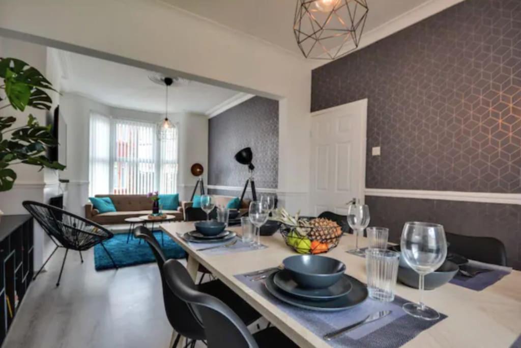 Antonio Str Liverpool 6 Beds Exterior photo