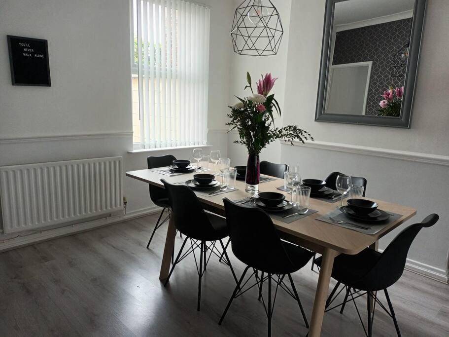 Antonio Str Liverpool 6 Beds Exterior photo